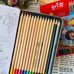 مداد رنگی جعبه فلزی طرح چوب برند آریا 12+3 رنگ کیفیت عالی