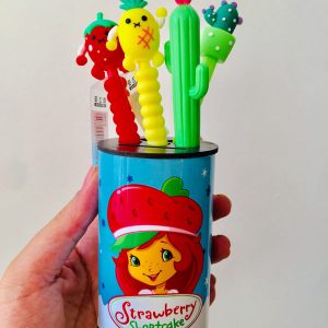 جاقلمی رومیزی فانتزی طرح دختر توت فرنگی با قیمت ارزان - جنس چوب