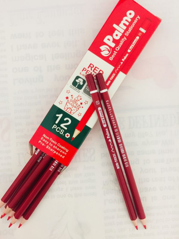 مداد قرمز کیفیت عالی برند پالمو . مداد قرمز کیفیت عالی برند پالمو - رنگش خیلی زنده ست - به راحتی تراش میشه و اصلا نوکش موقع تراش نمیشکنه.