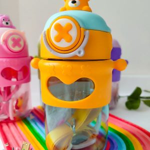 قمقمه سیلیکونی دخترانه و پسرانه رنگ نارنجی یک قمقمه جنس خوب - بند دار و نی دار - دارای استیکر و پیکسل