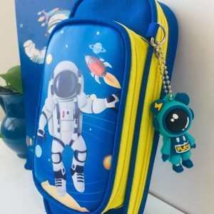 جامدادی پسرانه طرح فضانورد جنس خارجی همراه با آویز سیلیکونی