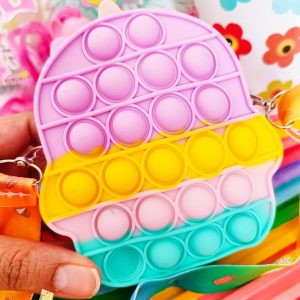 کیف سیلیکونی پاپیتی مدل دخترانه دارای دو رنگ صورتی و بنفش - طرح این کیف یونیکورن است