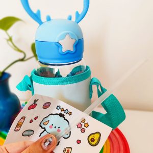 قمقمه فانتزی پسرانه و دخترانه شاخ گوزنی همراه با استیکر و برچسب - کیف دار و نی دار و بند دار