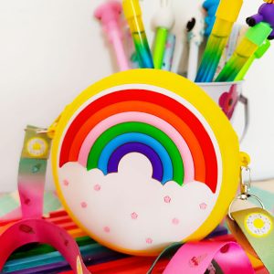 کیف سیلیکونی دخترانه لاکچری - طرح روی کیف رنگین کمانی است - یک طرف رنگ زرد