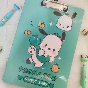 عکس تخته شاسی فانتزی A4 طرح پوچاکو (سگ بامزه در سانریو)