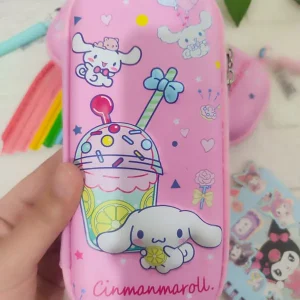 تصویر فضای داخلی جامدادی سینامورول و بخشهای جادار آن