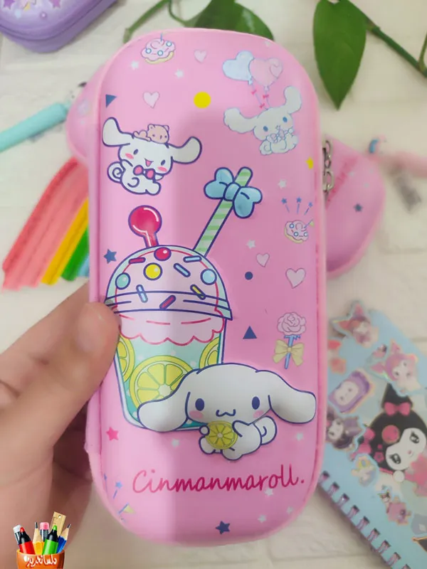 نمای داخلی و فضای جادار جامدادی نیمه تبلتی متوسط تصویر فضای داخلی جامدادی سینامورول و بخشهای جادار آن